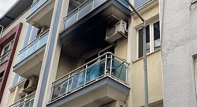 Klima alev aldı, evi yaktı