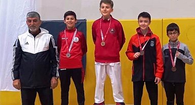 Kocaeli Yıldızlar Karate Şampiyonası'nda Körfez fırtınası