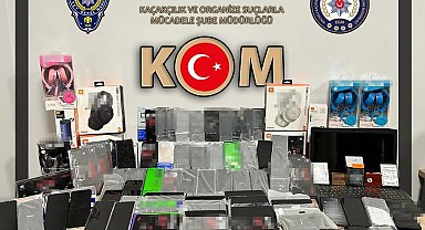 Kocaeli'de 115 gümrük kaçağı cep telefonu ele geçirildi