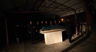 Konteyner yangınında hayatını kaybeden Murat Çolak Iğdır'da toprağa verildi
