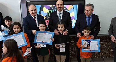 Konya'da 484 bin 500 öğrenci karne heyecanı yaşadı