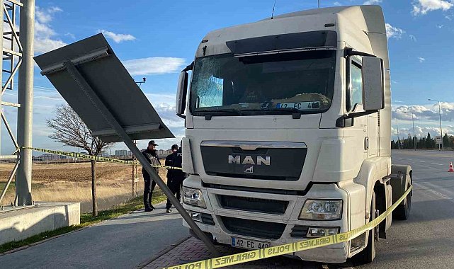 Konya'da başına levha çarpan tır sürücüsü hayatını kaybetti