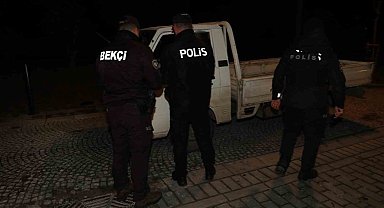 Konyaaltı'nda aranma kaydı bulunan 5 şüpheli yakalandı