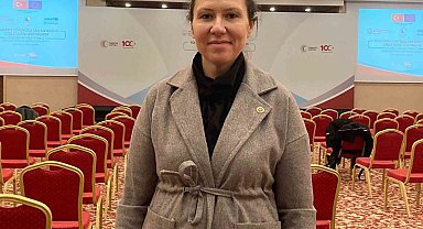 Koruyucu aile olan AK Parti Milletvekili Bölük: "Mutlaka bu kararı almayı düşünen varsa bir dakika bile tereddüt etmesin"