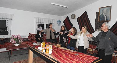 Köy evinde yılbaşı coşkusu