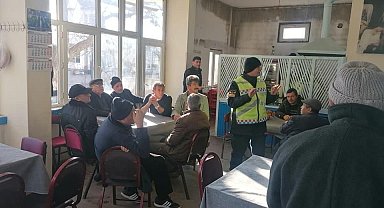 Köy sakinlerine güvenlik trafik konusunda eğitim verildi