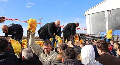 Kozan Belediyesi, İstanbul'da tonlarca narenciye dağıttı