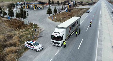 Kurallara uymayan 17 araç sürücüsüne 11 bin 730 TL para cezası kesildi
