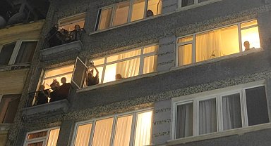 Kurtuluş sakinleri yeni yılı yine tencere ve tava çalarak karşıladı