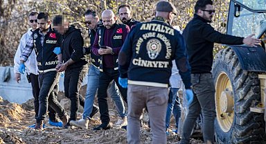 Kurye ve baldız katilinin cinayetten sonra Ali Diken'in telefonlarını satarak, maaşını bankamatikten çektiği tespit edildi
