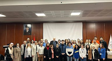 Kütahya'da 'Olgular Eşliğinde Sağlık Bakımı İlişkili Enfeksiyonlara Yaklaşım' konulu konferans
