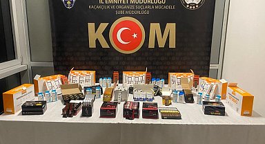 Kütahya'da bir araçta kaçak cinsel gücü artırıcı ilaçlar ele geçirildi