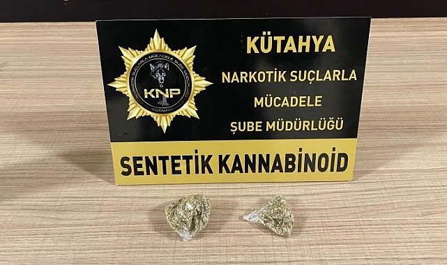 Kütahya'da bir araçta uyuşturucu ele geçirildi