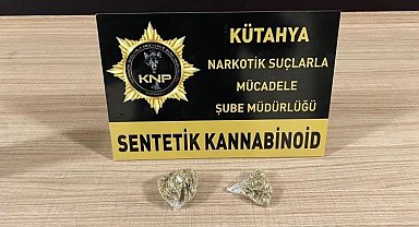 Kütahya'da bir araçta uyuşturucu ele geçirildi