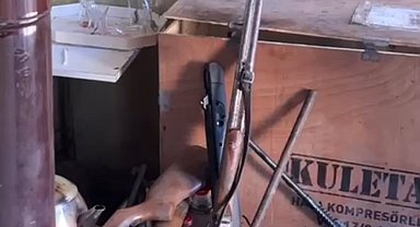 Kütahya'da kuru sıkı tabancaları gerçek silaha çeviren şahıs yakalandı