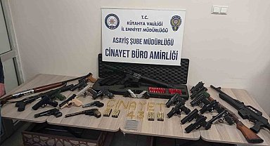 Kütahya'da silah ticareti yapan şahıslara yönelik 45 adrese operasyon: 16 gözaltı