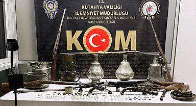 Kütahya'da tarihi eser operasyonu: 95 obje ve 176 sikke ele geçirildi