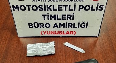 Kütahya'da Yunus Timleri bir kişinin üzerinde uyuşturucu madde ele geçirdi
