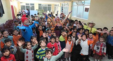 Kuyucak Belediyesi öğrencilerin yüzünü güldürdü