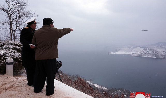 Kuzey Kore lideri Kim yeni stratejik seyir füzesinin test atışını denetledi