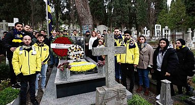 Lefter Küçükandonyadis kabri başında anıldı