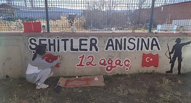 Lise öğrencileri 12 şehit için 12 fidan dikti