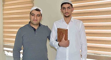 Lise öğrencisi 2 ayda hafız oldu