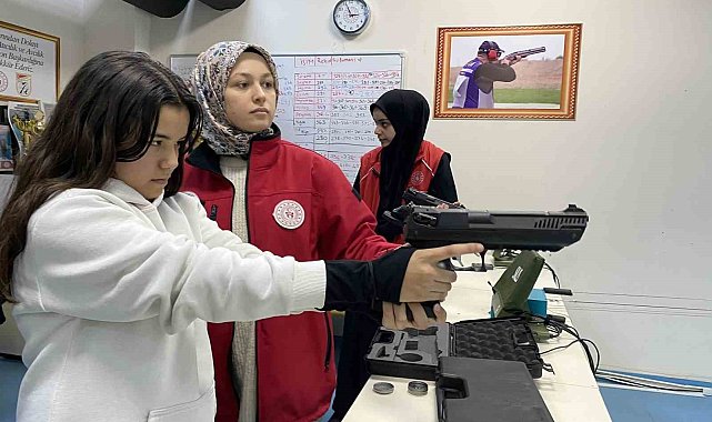 Liseli gençler gönüllerince eğlendi