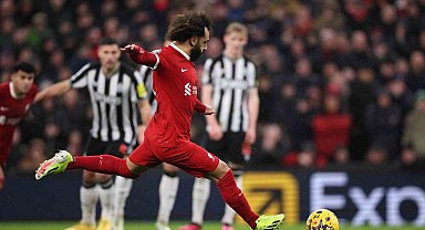 Liverpool, Newcastle'ı 4 golle geçerek liderliğini sürdürdü