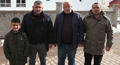 Mahalleliden başıboş sokak köpekleri tepkisi