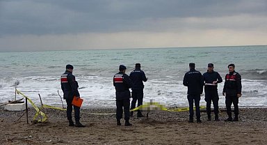 Manavgat'da sahilde kimliği belirsiz 2 erkek cesedi bulundu
