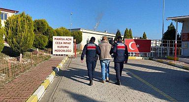 Manisa'da 7 ayrı suçtan aranan şahıs jandarmadan kaçamadı
