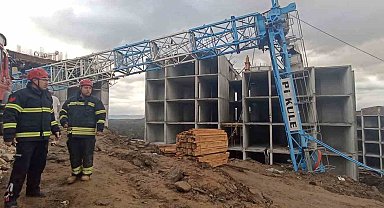 Manisa'da vinç devrildi: 1 ölü