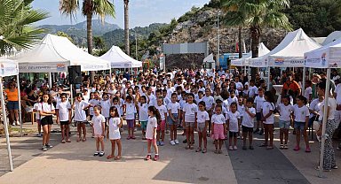 Marmaris Belediyesi'nden spora yatırım, sporcuya destek