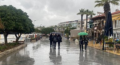 Marmaris'te sağanak yağış etkili oluyor