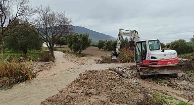 MASKİ'den dere temizliği ve arıtma tesis çalışması Büyükbelen Mahallesinde Dere Temizliği