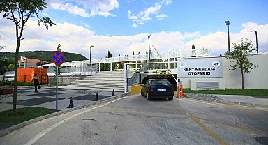 Menteşe Kent Meydanı vatandaşlara hizmet vermeye devam ediyor