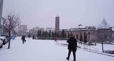Meteorolojiden Erzurum için kuvvetli kar uyarısı