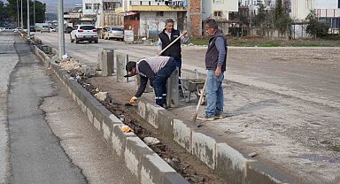 Millet Caddesinde refüj düzenleme çalışmaları devam ediyor