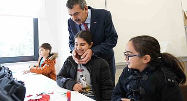 Milli Eğitim Bakanı Tekin velileri uyardı: "Çocuklarımızın başarılı olmalarını istiyorsak, aile ve toplum olarak önce kendi üstümüze düşeni yapmak zorundayız"