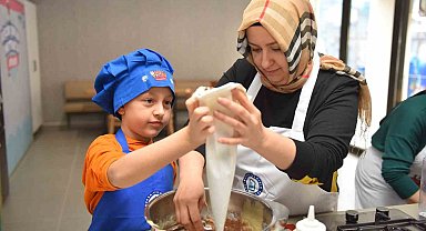 Minik aşçılar iş başında