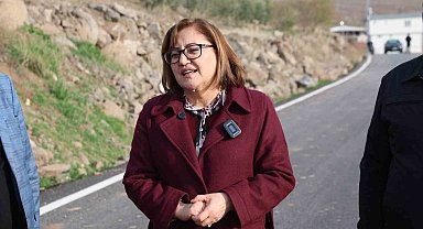 Muhtarlar kırsalda yapılan asfalt yollar için Şahin'e teşekkür etti