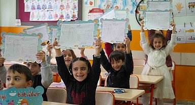 Muş'ta 108 bin 760 öğrenci karne heyecanı yaşadı