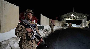 Muş'ta güvenlik güçleri yeni yıla dondurucu soğukta elleri tetikte girdi
