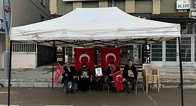 Muş'ta HDP önündeki evlat nöbeti devam ediyor