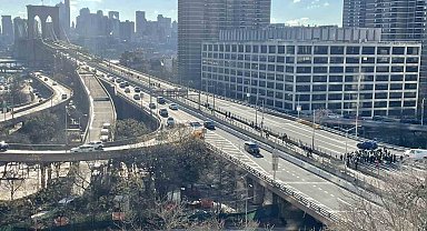New York'taki Yahudiler "Gazze'de ateşkes" çağrısıyla Holland Tüneli'ni trafiğe kapattı