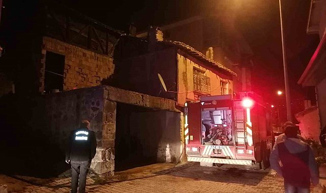 Niksar'da ahşap evde yangın