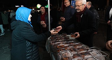 Nilüfer Belediyesi'nden kandil simidi ikramı
