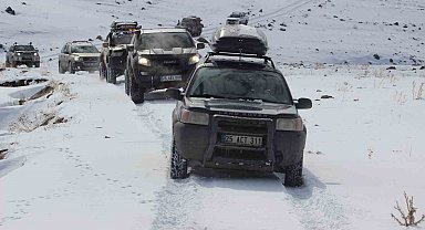 Off-roadçuların lastik raftingi keyfi