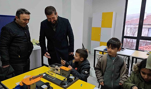 Öğrenciler karne tatilinde Bilim ve Tekonoloji Merkezinde